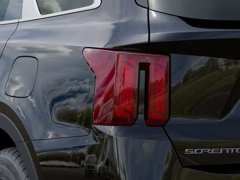 New 2026 Kia Sorento LX FWD image 11
