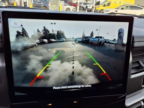 Used 2024 Ford Expedition Max XLT image 17