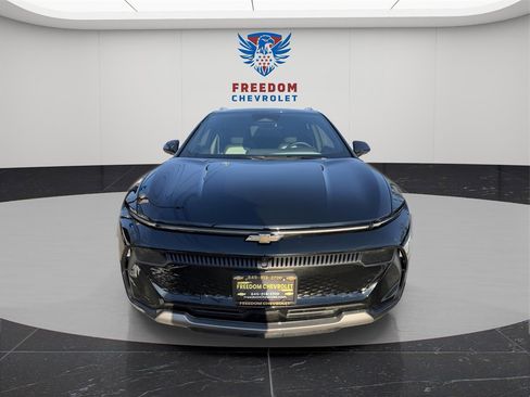 Used 2025 Chevrolet Equinox EV LT image 9