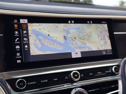 Used 2021 Bentley Flying Spur W12 AWD/4WD image 18