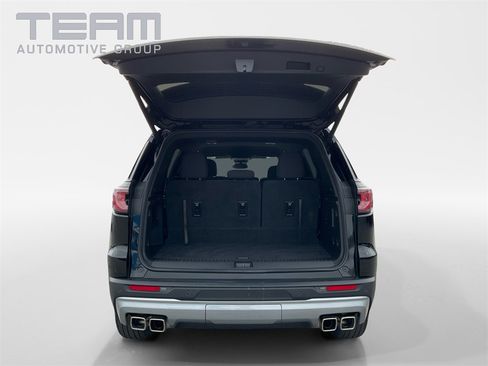 Used 2025 GMC Acadia Elevation image 13