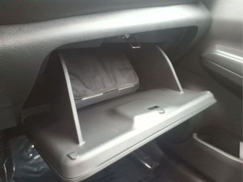 Used 2021 Nissan Kicks SV FWD image 24