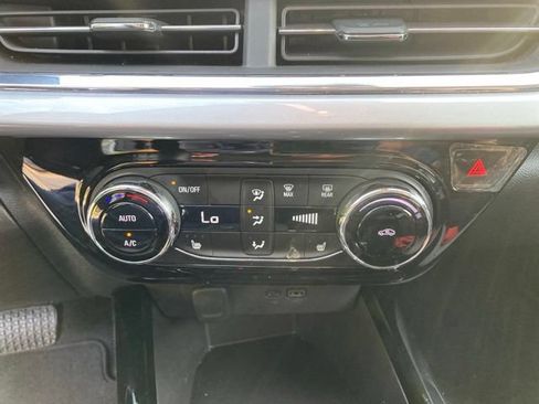 Used 2025 Chevrolet Trax LT w/ Driver Confidence Package FWD image 24