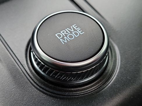 Used 2025 Ford Explorer ST-Line w/ Premium Package image 33