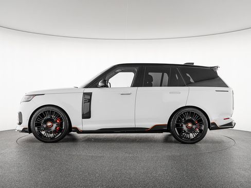 Used 2024 Land Rover Range Rover SE AWD/4WD image 2