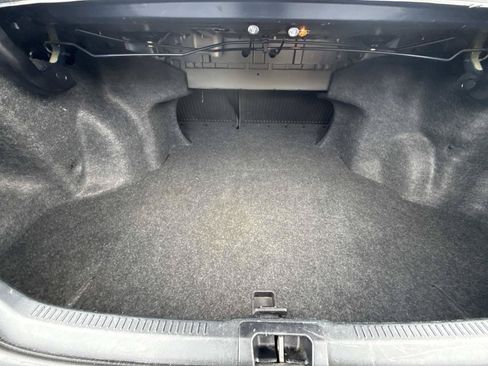 Used 2016 Toyota Camry LE FWD image 16