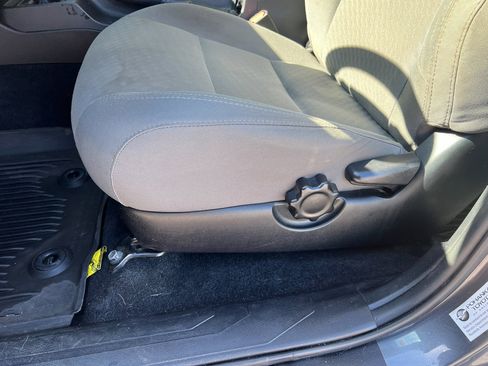 Used 2022 Toyota Tacoma SR image 13