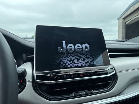 Used 2025 Jeep Compass Limited AWD/4WD image 20