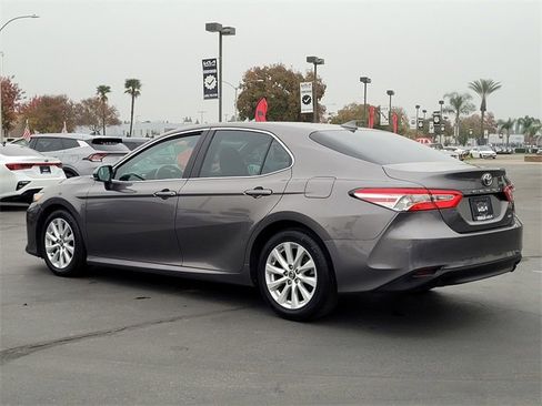 Used 2019 Toyota Camry LE image 7