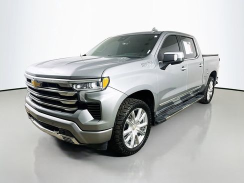 Used 2023 Chevrolet Silverado 1500 High Country w/ High Country Premium Package AWD/4WD image 3