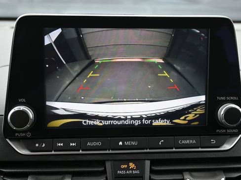 Used 2024 Nissan Altima 2.5 SR FWD image 21