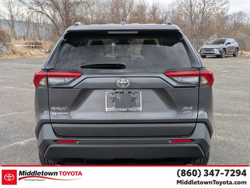 Used 2025 Toyota RAV4 XLE image 4