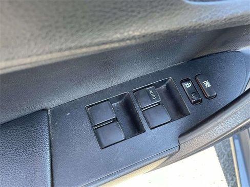 Used 2017 Toyota Corolla SE image 15