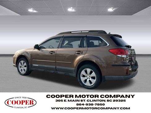 Used 2011 Subaru Outback 2.5i Limited image 5