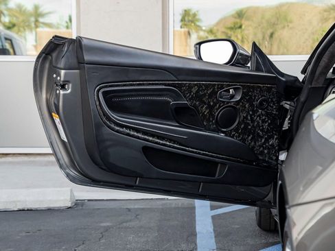 Used 2019 Aston Martin DB11 Volante image 14