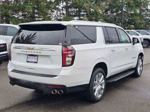 Used 2022 Chevrolet Suburban High Country image 5