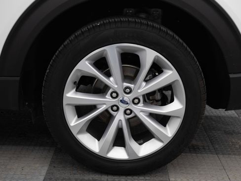 Used 2023 Ford Explorer Platinum w/ Technology Package image 16