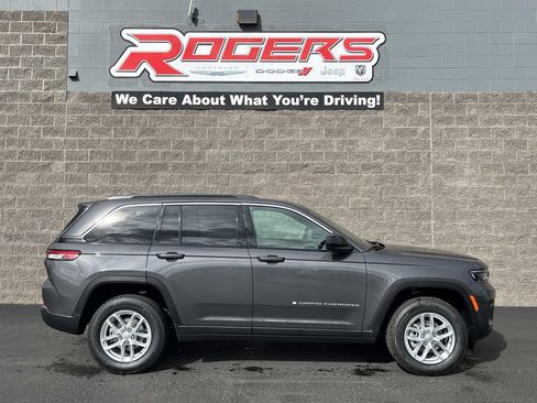 New 2026 Jeep Grand Cherokee Laredo image 4