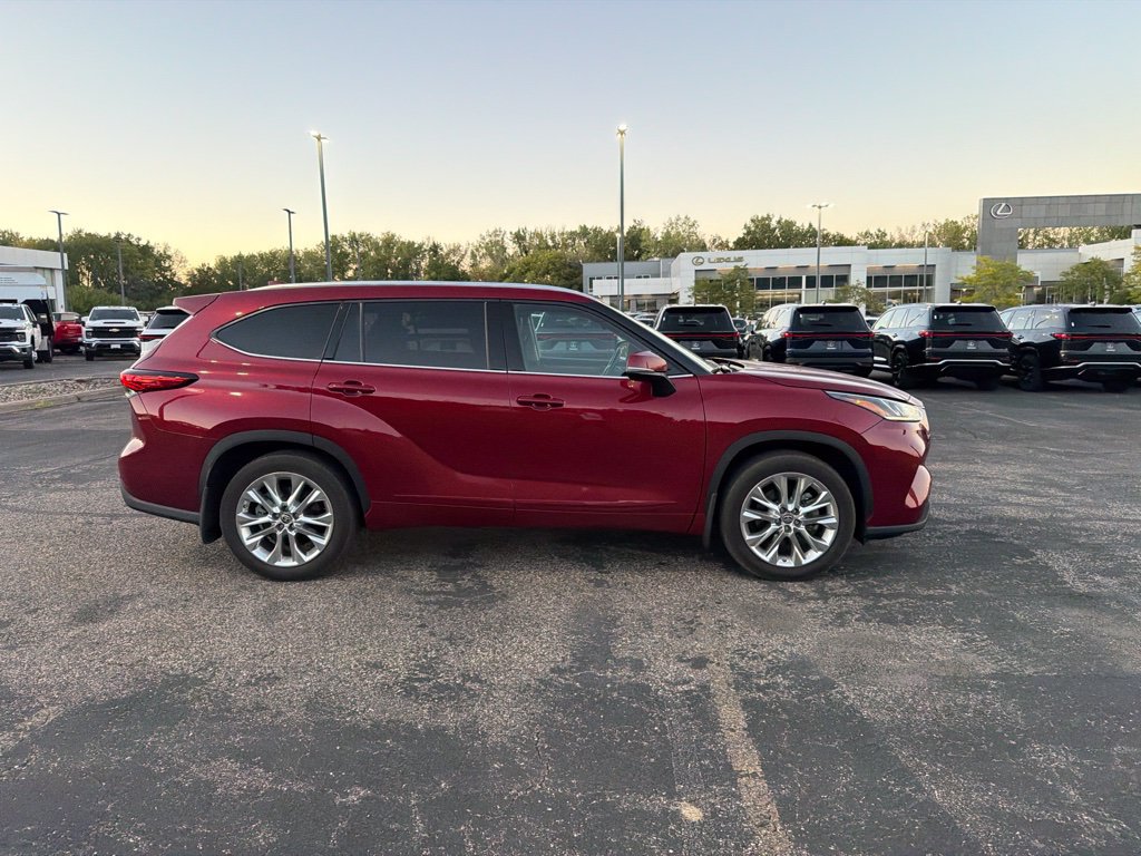 Used 2021 Toyota Highlander Limited AWD/4WD image 13