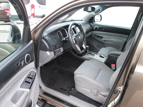 Used 2014 Toyota Tacoma TRD Sport w/ TRD Sport Package image 20