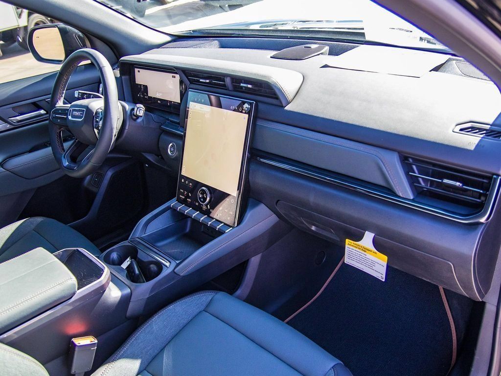New 2026 GMC Terrain AT4 w/ Technology Package II AWD/4WD image 14