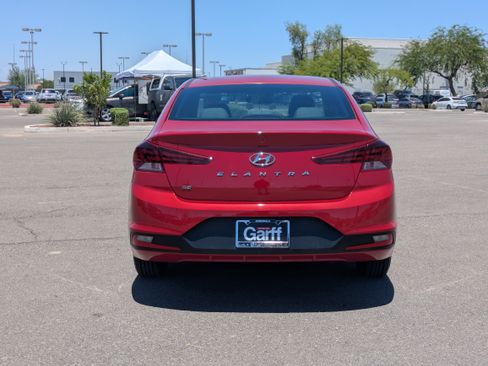 Used 2020 Hyundai Elantra SE w/ Cargo Package (C1) FWD image 4