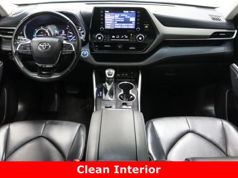 Used 2020 Toyota Highlander XLE image 32