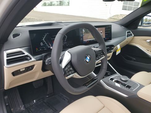 Certified 2026 BMW 330i xDrive Sedan w/ Premium Package AWD/4WD image 10