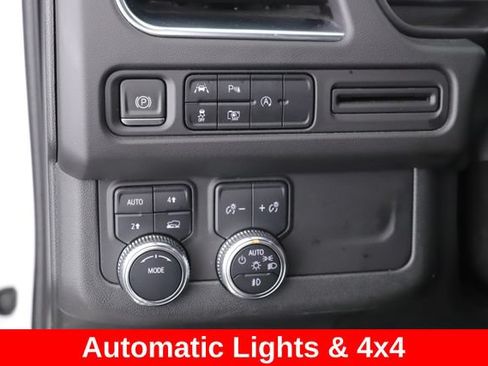 Used 2024 GMC Yukon XL SLT w/ SLT Luxury Package AWD/4WD image 21