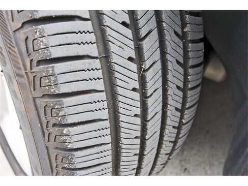 Used 2018 Ford Taurus SEL w/ Equipment Group 201A image 27