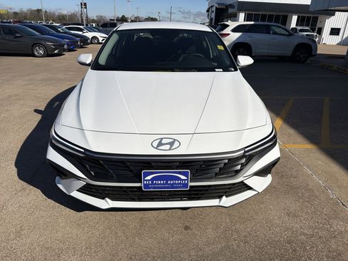 New 2026 Hyundai Elantra SE image 24
