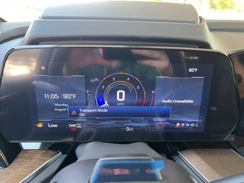 New 2025 Chevrolet Suburban High Country image 36