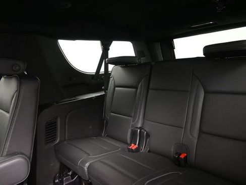 Used 2025 GMC Yukon XL Denali AWD/4WD image 19