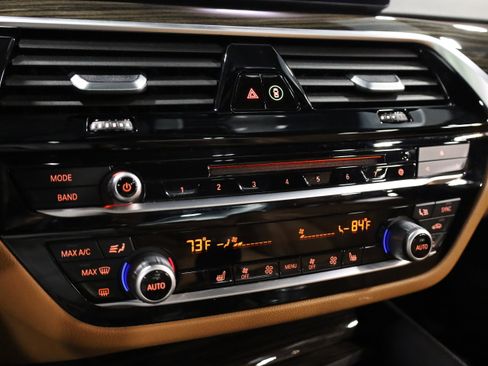 Used 2019 BMW 540i xDrive w/ Convenience Package image 30