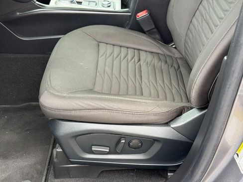 Used 2021 Ford Explorer XLT AWD/4WD image 18