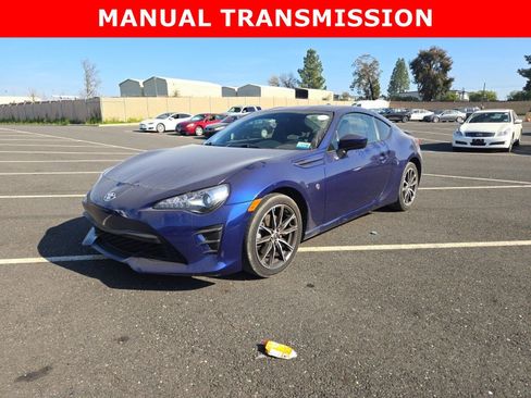Used 2017 Toyota 86 image 1