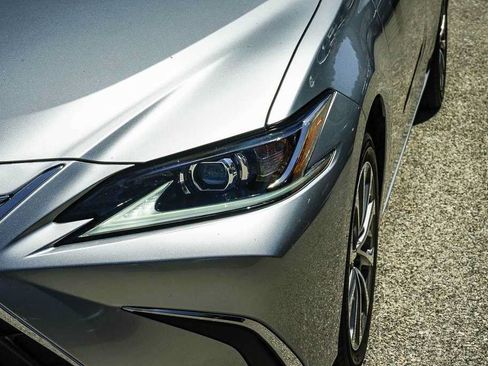Used 2024 Lexus ES 350 FWD image 7