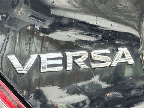 Used 2012 Nissan Versa SV image 21