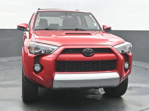 Used 2018 Toyota 4Runner TRD Off-Road Premium AWD/4WD image 2