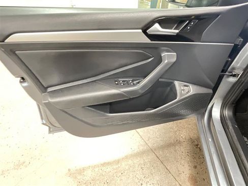 Used 2020 Volkswagen Jetta R-Line w/ R-Line Cold Weather Package FWD image 10