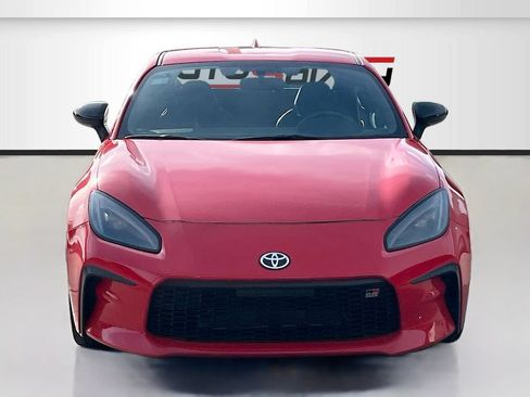 Used 2025 Toyota GR86 Premium w/ ALL Weather Mat Package (TMS) RWD image 2
