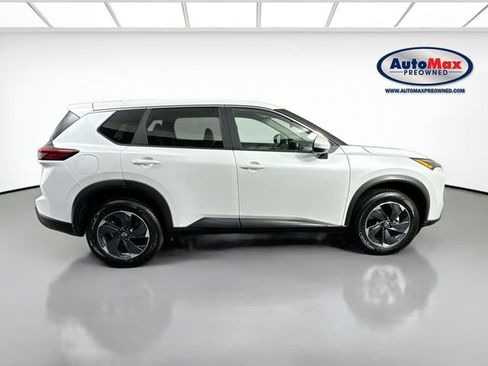 Used 2025 Nissan Rogue SV AWD/4WD image 9