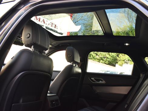 Used 2021 Land Rover Range Rover Velar R-Dynamic S image 24