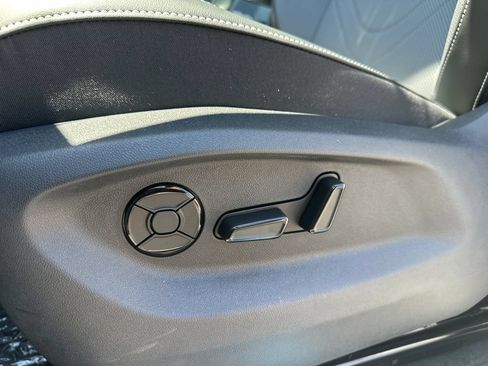 New 2026 Volkswagen Tiguan SE AWD/4WD image 9
