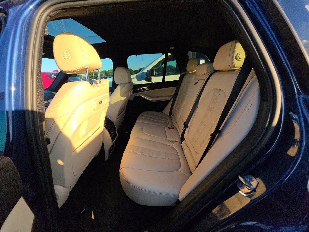 Used 2022 BMW X5 xDrive40i AWD/4WD image 13