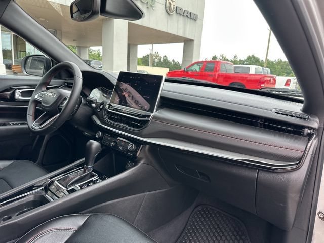 Certified 2025 Jeep Compass Trailhawk AWD/4WD image 42