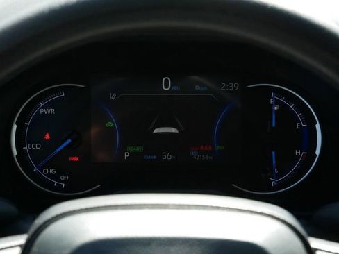 Used 2025 Toyota RAV4 XLE AWD/4WD image 20