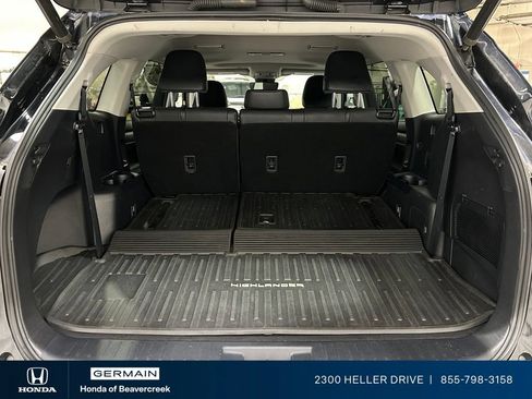 Used 2020 Toyota Highlander XLE AWD/4WD image 31