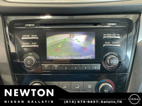 Used 2016 Nissan Rogue S w/ Appearance Package FWD image 7