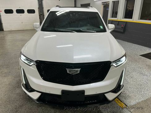 Used 2024 Cadillac XT6 Sport w/ LPO, ONYX Package image 12